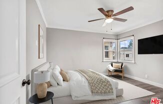 6224 1/2 DE LONGPRE AVE