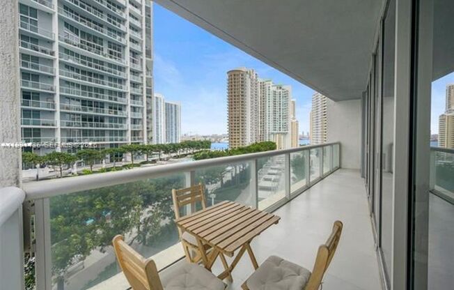 2 beds, 2 baths, 1,327 sqft, $5,100, Unit 495 Brickell Ave # 1610