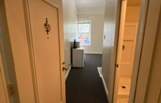 198 Carl Street (831r)