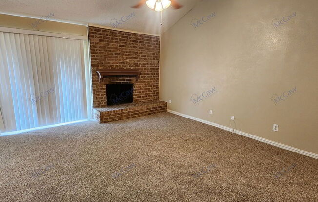 2204 OAK HL DR