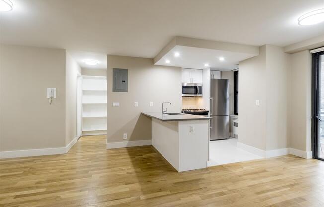 784 Columbus Ave #15P