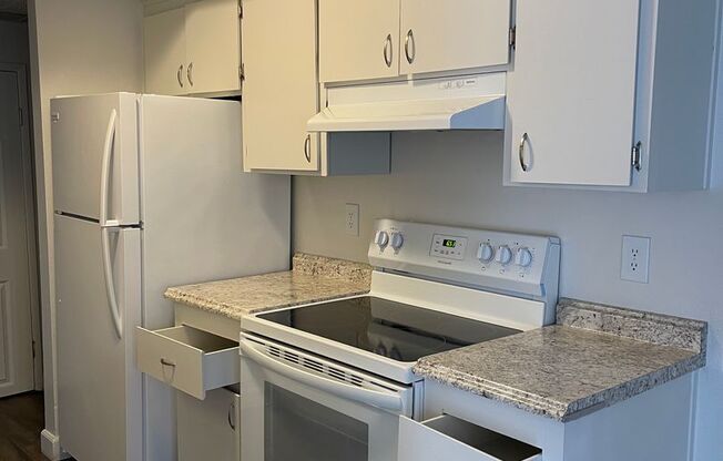 1 bed, 1 bath, 708 sqft, $1,310, Unit 2215-G