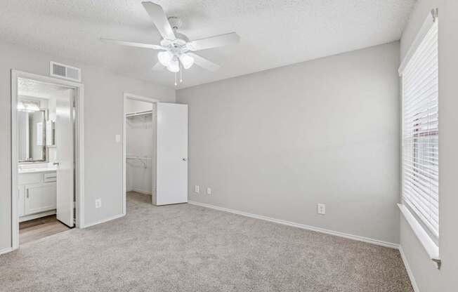 B1 bedroom at Jefferson Place in Irving, Tx