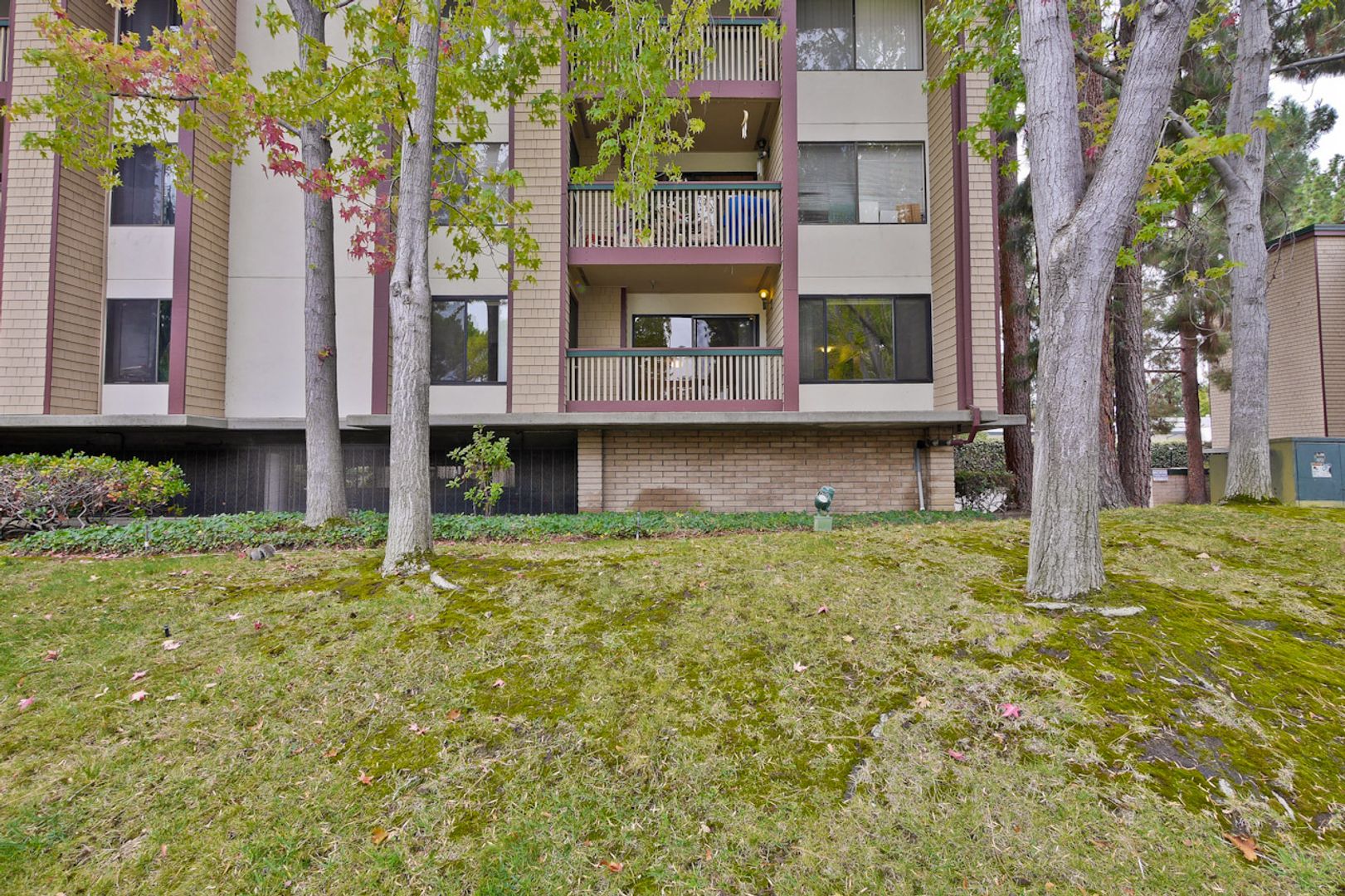 2-bedroom, 2-bathroom condo in Awesome Mountain View location