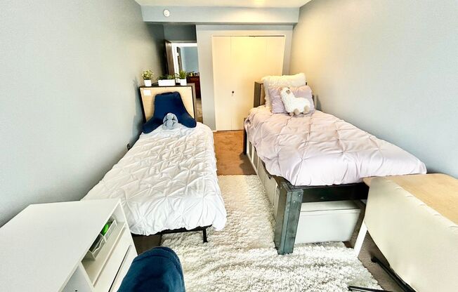 3 beds, 1 bath, 1,063 sqft, $3,675, Unit 08