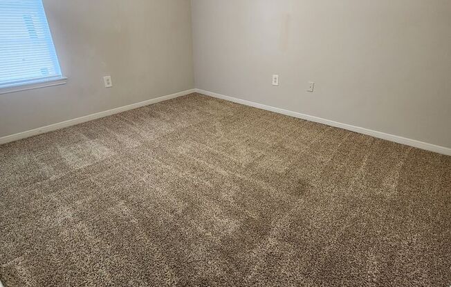 2 beds, 2 baths, 975 sqft, $975, Unit 110