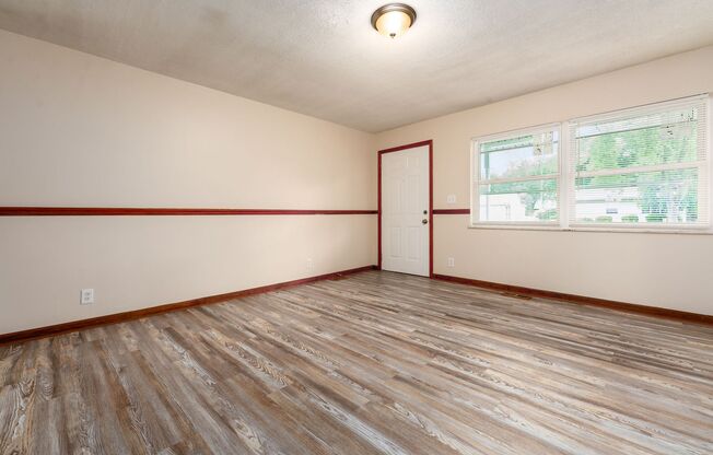 546 PALACE LN