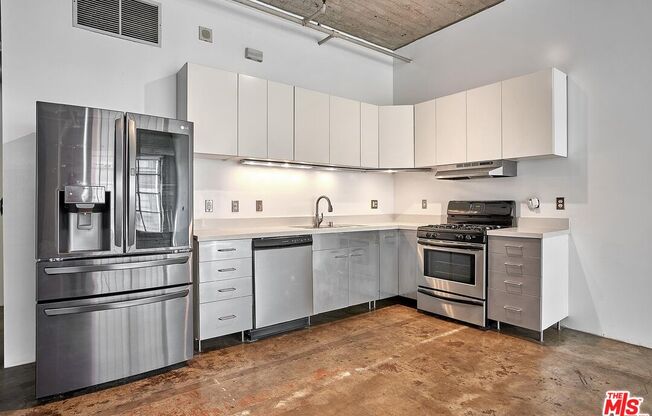 1 bed, 1 bath, 773 sqft, $3,100, Unit 302