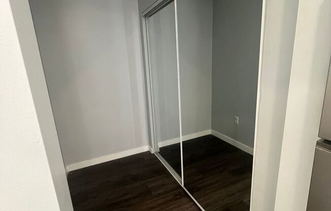 Studio, 1 bath, 275 sqft, $1,700