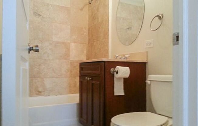 3 beds, 2.5 baths, 1,200 sqft, $3,300, Unit 3922-3