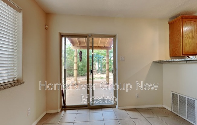 1230 8 ST NW