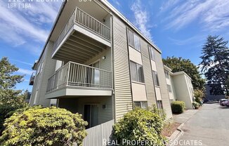 1121 N 200 ST