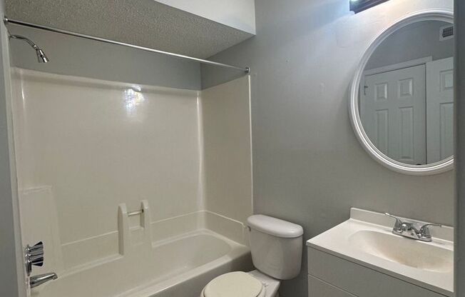 2 beds, 2 baths, $1,025, Unit APARTMENT D