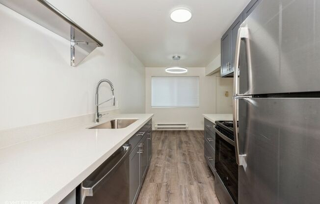 2 beds, 1 bath, 760 sqft, $1,995, Unit 105