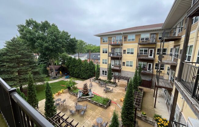 1 bed, 1 bath, 594 sqft, $1,275, Unit 224