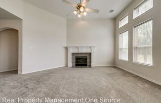 900 Royal Oaks