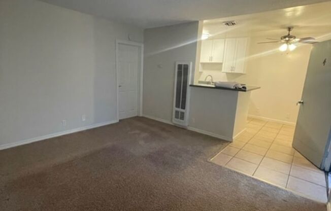 1 BDRM, 1 BA  WITH COMMUNITY POOL!