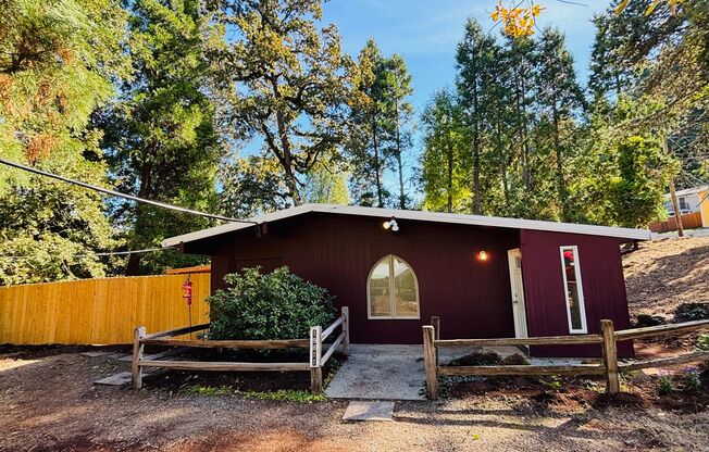 Charming 4 bedroom 2 bath home- West Linn, OR