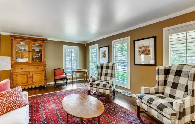 Magnificent 5-Bedroom Retreat with Office, and Deck in Greenwood Village