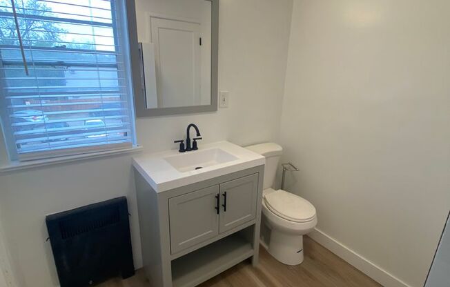 1 bed, 1 bath, $1,575, Unit C3