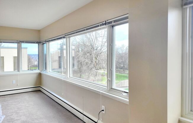 2 beds, 1 bath, 777 sqft, $1,600, Unit 310