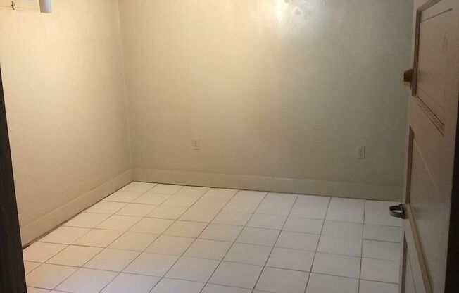 3 beds, 1 bath, $1,950