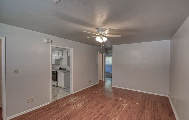 2 beds, 1 bath, $1,050