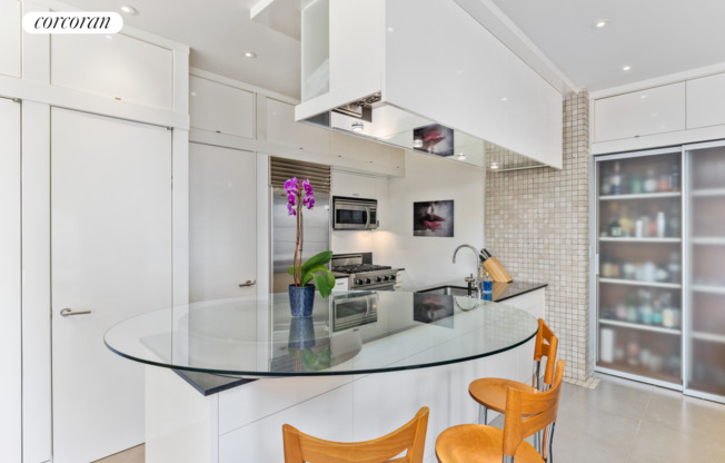 2 beds, 2 baths, 1,300 sqft, $9,750, Unit PH3