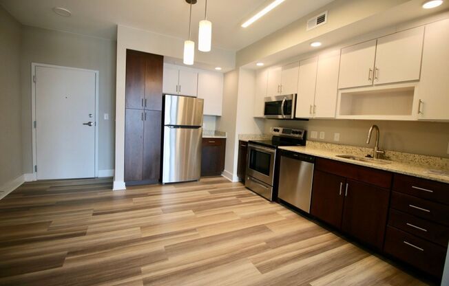2 beds, 2 baths, 842 sqft, $1,895, Unit APT 612