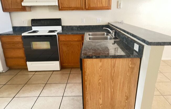 1102 Leslie Circle