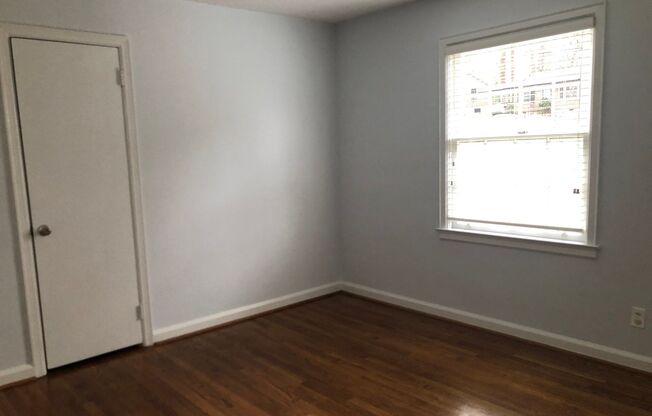 3 beds, 1 bath, $2,200