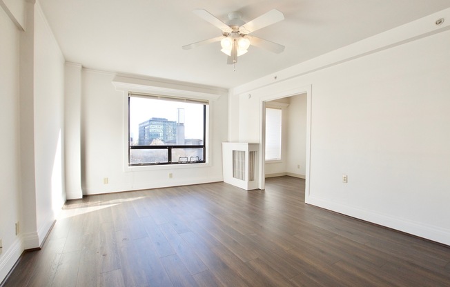 1 bed, 1 bath, 696 sqft, $1,750, Unit 0809