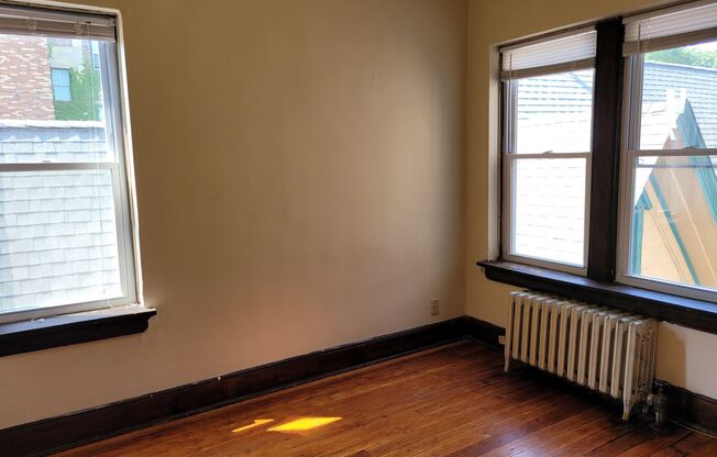 1 bed, 1 bath, $995, Unit 302