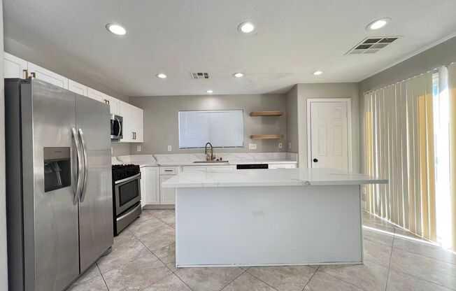 5 beds, 3 baths, $2,400