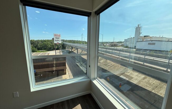 2 beds, 2 baths, 957 sqft, $1,895, Unit 526 - B1182 Corner Unit