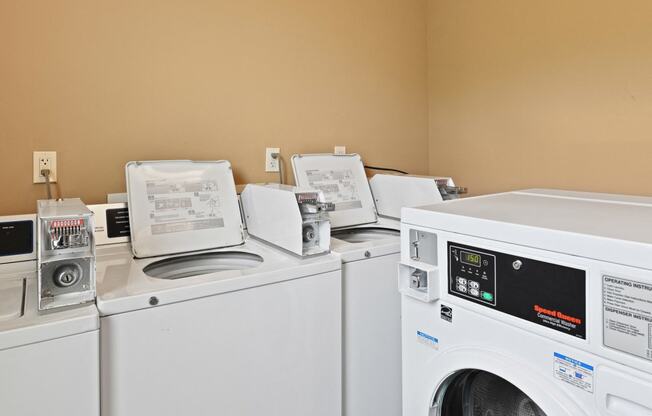 On site laundry facilities at The Reserves of Thomas Glen, Shepherdsville, KY, 40165
