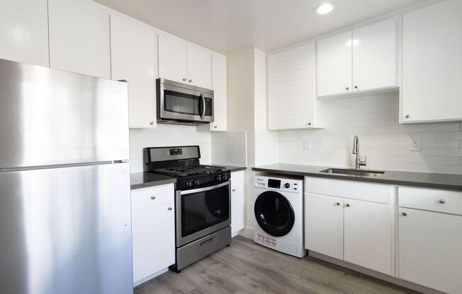 1 bed, 1 bath, 625 sqft, $2,300, Unit 305