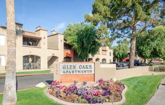 Glen Oaks Apartments