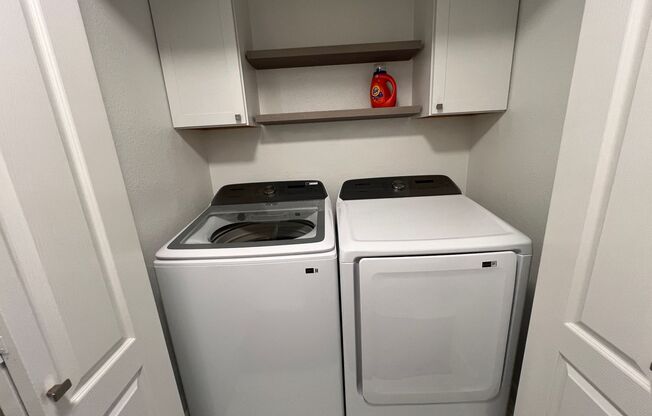2 beds, 1 bath, $1,450, Unit # 1050