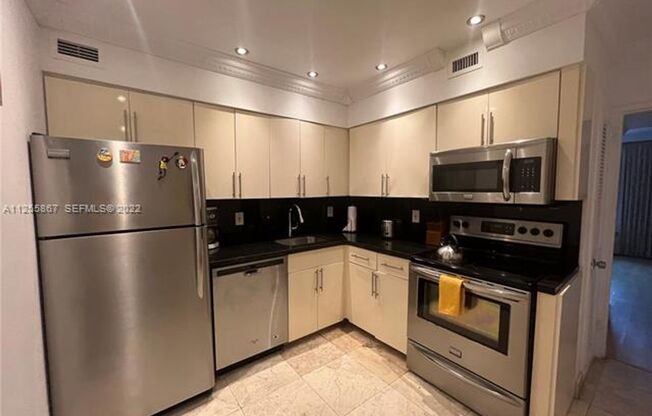 5161 Collins Ave appt 1711 (A11255867)