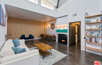 2175 S BEVERLY GLN BLVD