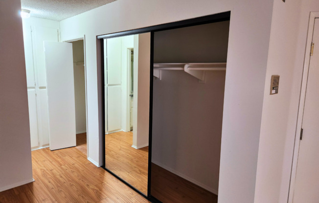 Charming Studio Apartment in Beverly Hills Adjacent + Get 1st Month Rent FREE!