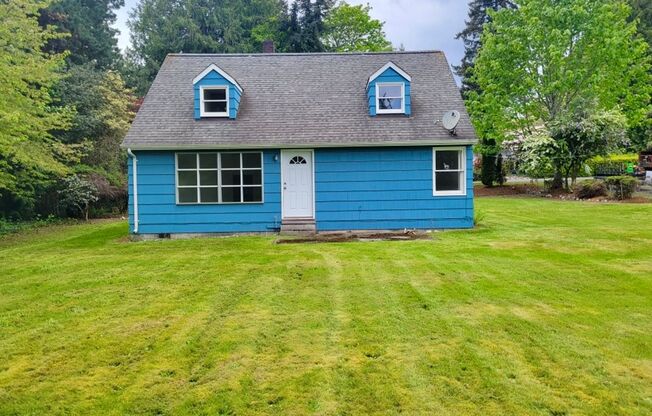 Funky but Fabulous Bainbridge Island cottage in desirable Rolling Bay ....now available