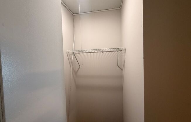 1 bed, 1 bath, 829 sqft, $2,300, Unit 1210