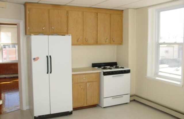 1 bed, 1 bath, 700 sqft, $2,000, Unit 5