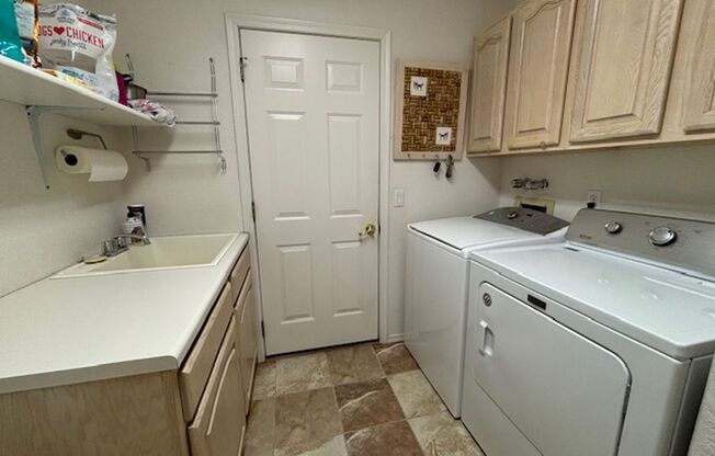 3 beds, 2 baths, $2,300