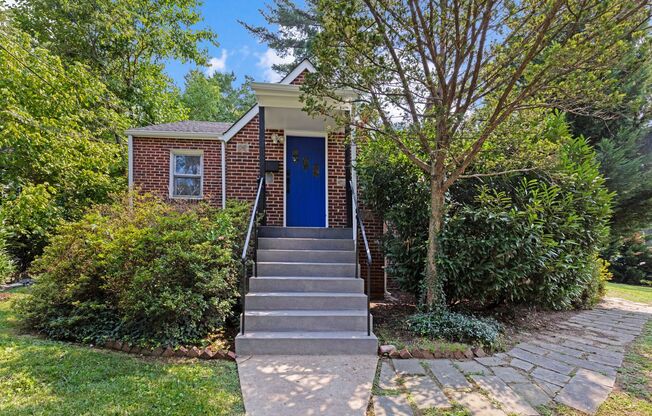 Renovated Charming Cape Cod in Takoma Park!