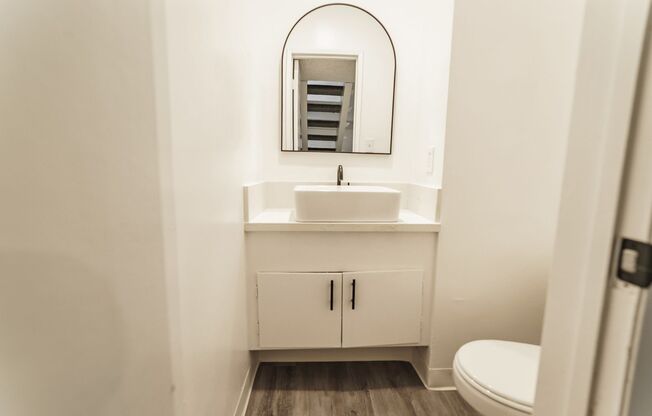 2 beds, 1.5 baths, 1,000 sqft, $2,298, Unit 200