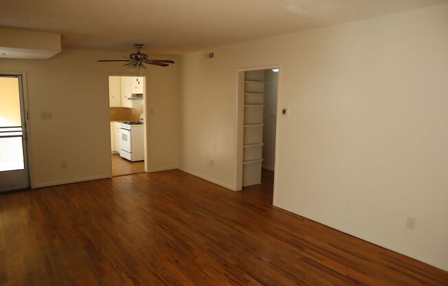 11811 Beverly
