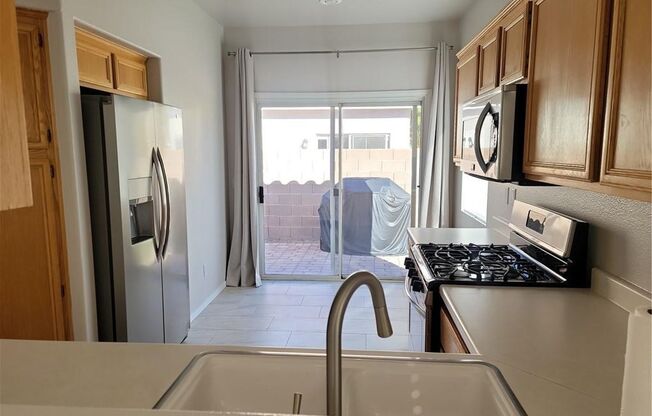 Inviting Silverado Ranch Single-Story in Gated Community with Pool & Spa!